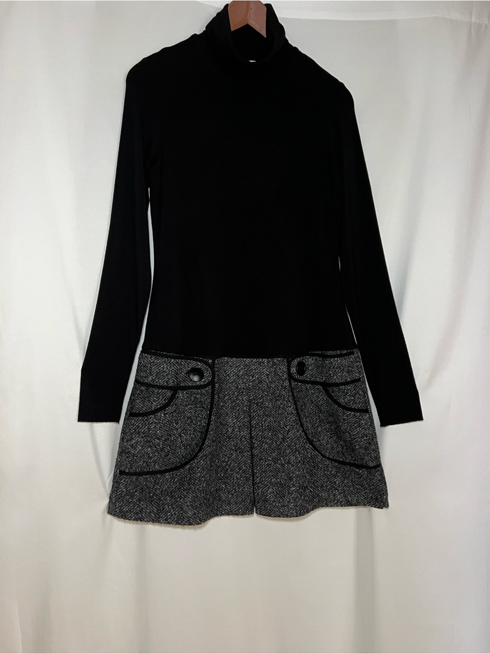 Bailey 44 Black and Gray Two-Tone Long Sleeve Dress